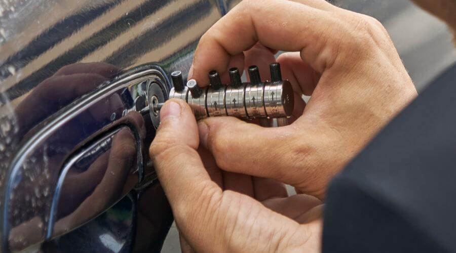 Expert Emergency Roof Repairs services in Latah, WA